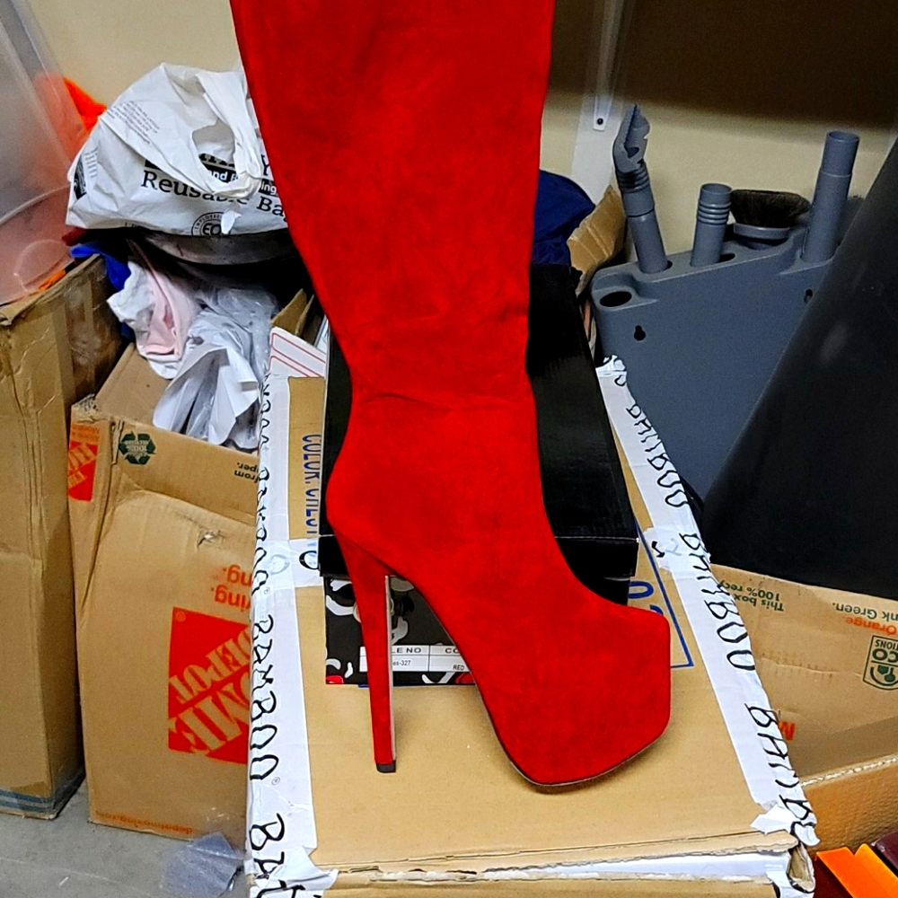 6 in heel boots size 7 red
